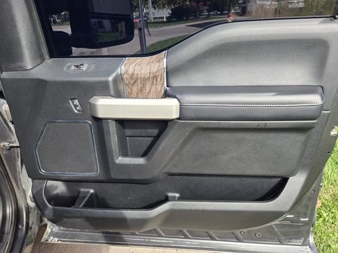 Used 2019 Ford F250 Lariat w/ Lariat Ultimate Package image 21