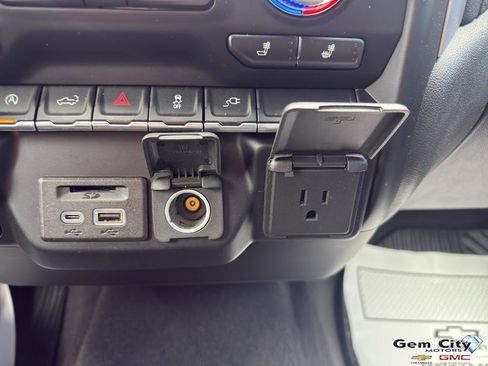 Used 2020 GMC Sierra 1500 SLE w/ SLE Value Package image 22