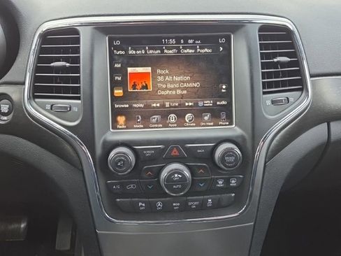 Used 2017 Jeep Grand Cherokee Altitude AWD/4WD image 28