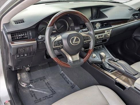 Used 2017 Lexus ES 350 image 9