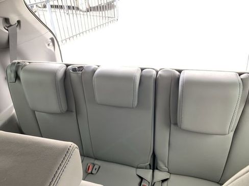 Used 2018 Toyota Highlander XLE image 34