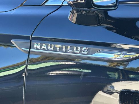 Used 2022 Lincoln Nautilus Reserve image 32