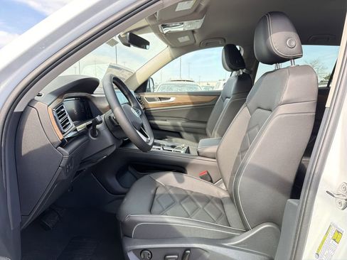 New 2026 Volkswagen Atlas SE FWD image 11