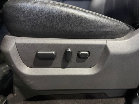 Used 2015 Ford F250 Lariat w/ Lariat Ultimate Package AWD/4WD image 18