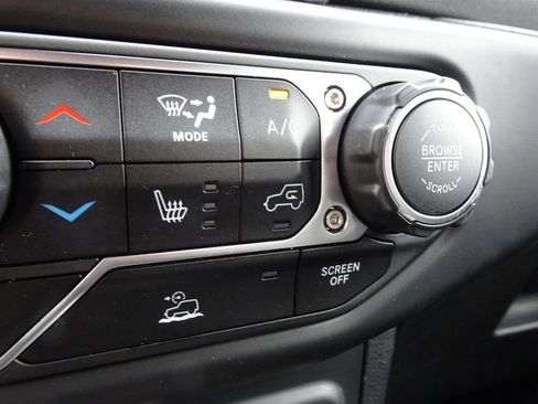 Used 2022 Jeep Wrangler Unlimited Sahara w/ Cold Weather Group AWD/4WD image 22