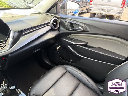 Used 2025 Chevrolet Trax ACTIV w/ Driver Confidence Package FWD image 25