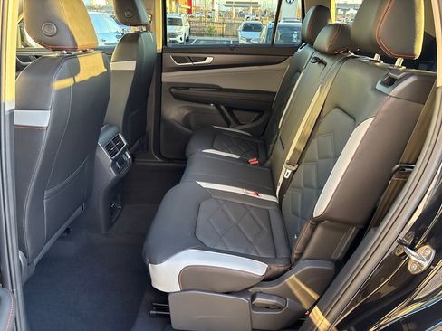 New 2026 Volkswagen Atlas Peak Edition AWD/4WD image 24