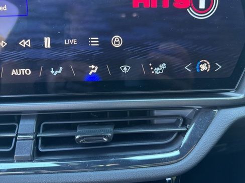 Used 2024 Chevrolet Equinox EV RS image 21