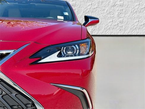 Used 2024 Lexus ES 350 w/ Luxury Package image 9