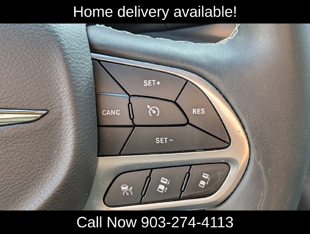 Used 2026 Chrysler Pacifica Select FWD image 23