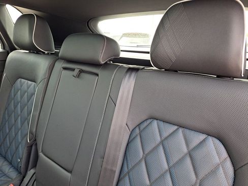 New 2026 Volkswagen Atlas Cross Sport SEL Premium R-Line image 24