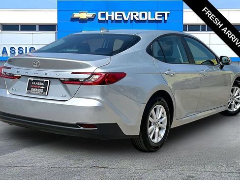Used 2025 Toyota Camry LE FWD image 19