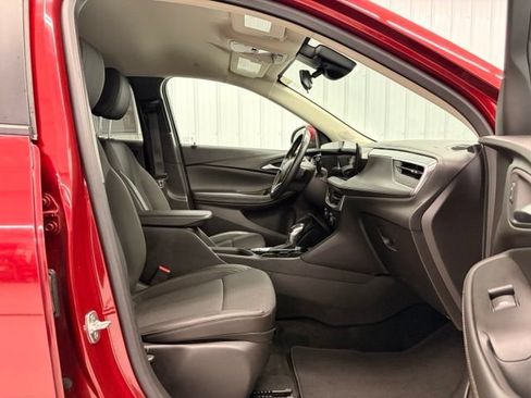 Used 2024 Buick Encore GX Preferred FWD image 11