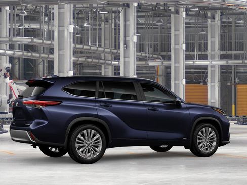 New 2026 Toyota Highlander Platinum image 11