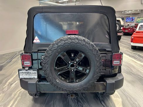 Used 2015 Jeep Wrangler Unlimited Sahara AWD/4WD image 28