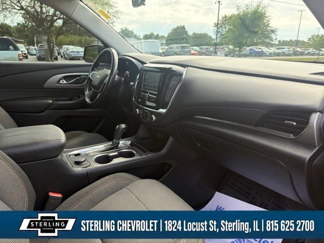Used 2018 Chevrolet Traverse LT w/ LPO, Floor Liner Package FWD image 11