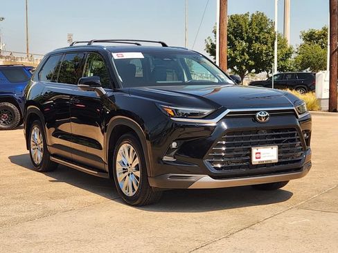 Used 2026 Toyota Grand Highlander AWD image 2