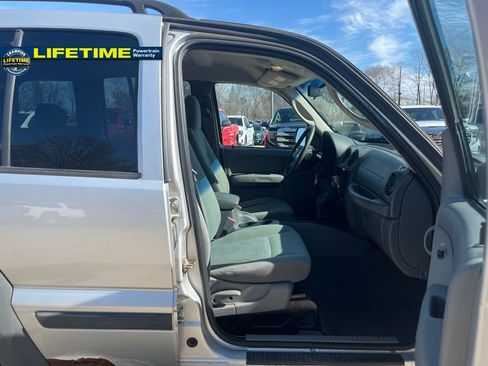 Used 2006 Jeep Liberty Sport image 33
