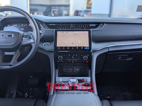 Used 2024 Jeep Grand Cherokee Overland w/ Advanced Protech Group III AWD/4WD image 23