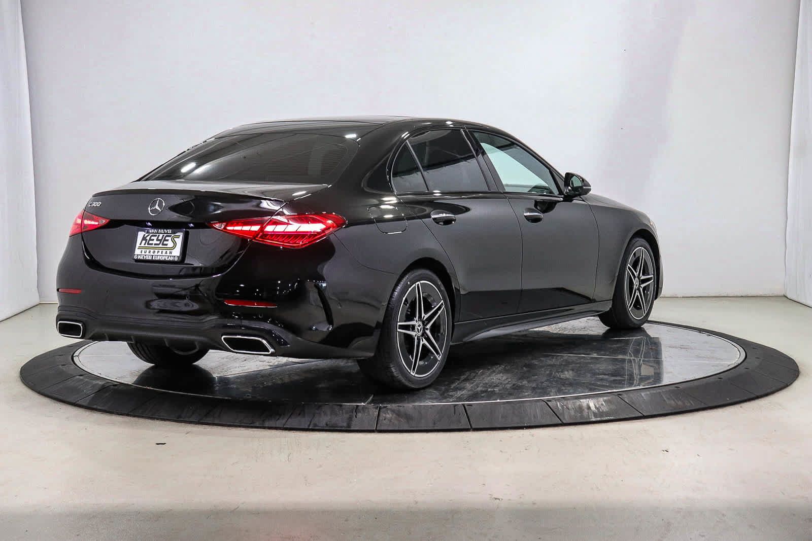 Used 2024 Mercedes-Benz C 300 Sedan image 4