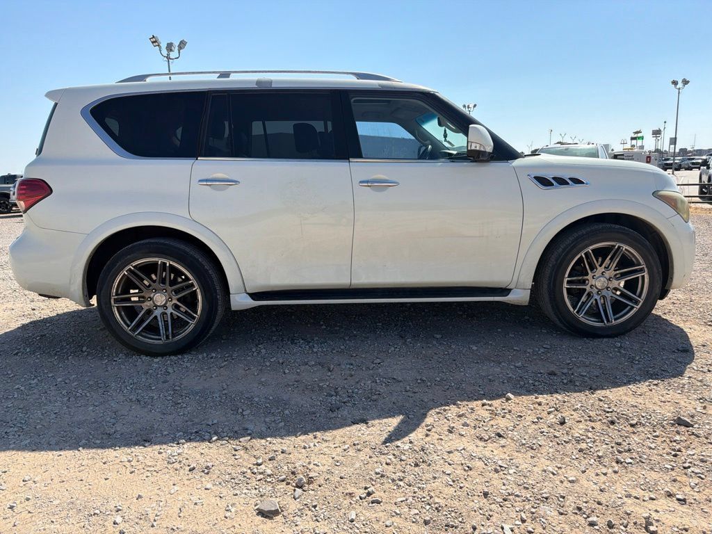 Used 2013 INFINITI QX56 4WD w/ Theater Pkg image 2