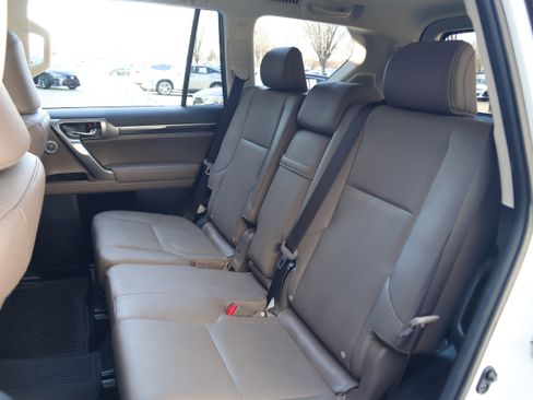 Used 2023 Lexus GX 460 Luxury w/ Accessory Package image 36