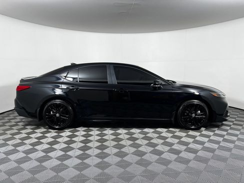Used 2025 Toyota Camry SE FWD image 4