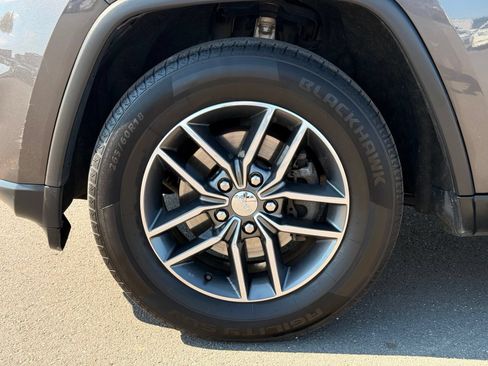 Used 2017 Jeep Grand Cherokee Limited w/ Luxury Group II AWD/4WD image 11