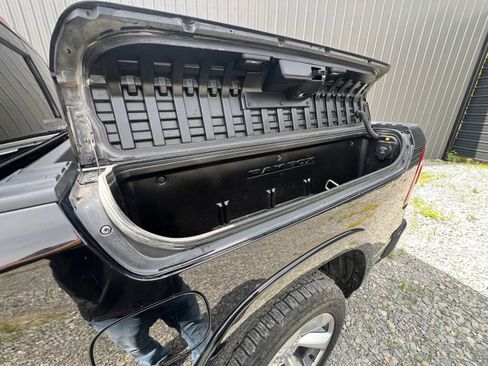 Used 2019 RAM 1500 Limited AWD/4WD image 11