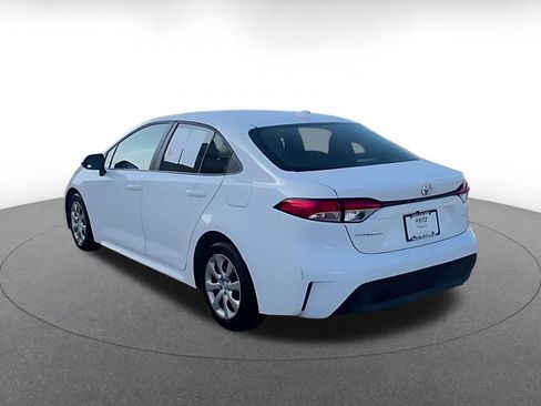 Used 2025 Toyota Corolla LE FWD image 9
