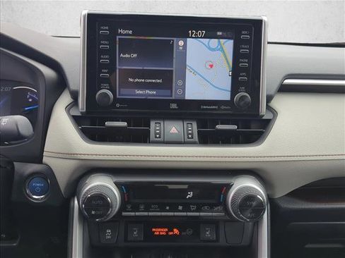 Used 2020 Toyota RAV4 Limited image 13