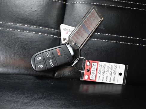 Used 2023 Chrysler 300 S image 31