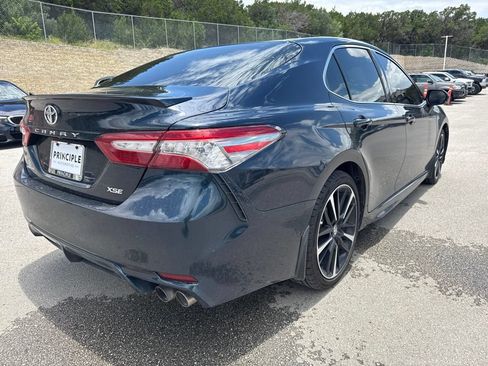 Used 2018 Toyota Camry XSE FWD image 5