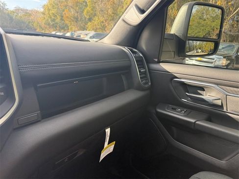 Used 2025 RAM 1500 Big Horn image 21