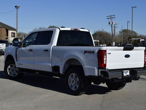 Used 2025 Ford F250 XLT w/ FX4 Off-Road Package image 8