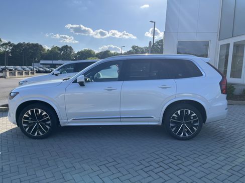New 2026 Volvo XC90 B6 Plus w/ Protection Package Premier AWD/4WD image 2
