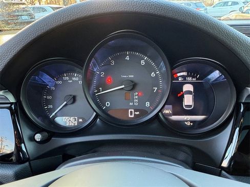 Used 2022 Porsche Macan image 16