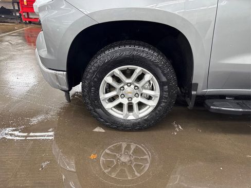 Used 2024 Chevrolet Silverado 1500 LT image 11