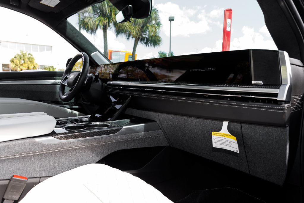 Used 2025 Cadillac Escalade ESV V AWD/4WD image 45