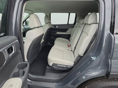 Used 2026 Hyundai Santa Fe SEL FWD image 16