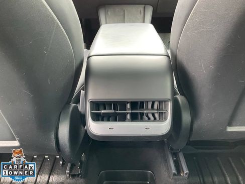 Used 2022 Tesla Model Y Performance AWD/4WD image 34