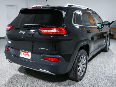 Used 2018 Jeep Cherokee Limited FWD image 7