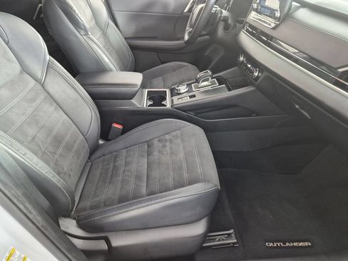 Used 2023 Mitsubishi Outlander SE FWD image 35
