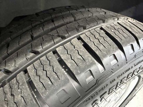Used 2005 GMC Yukon XL SLE AWD/4WD image 3
