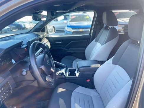 Used 2024 Toyota Tacoma TRD Off-Road image 10