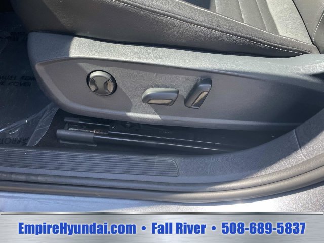 Used 2024 Volkswagen Jetta SE FWD image 19