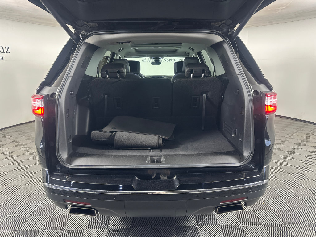 Used 2020 Chevrolet Traverse Premier w/ LPO, 'HIT The Road' Package FWD image 18