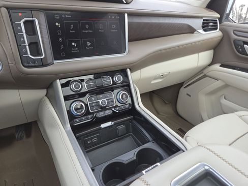 Used 2022 GMC Yukon XL Denali image 35