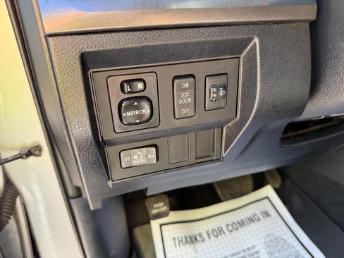 Used 2014 Toyota Tundra SR image 47