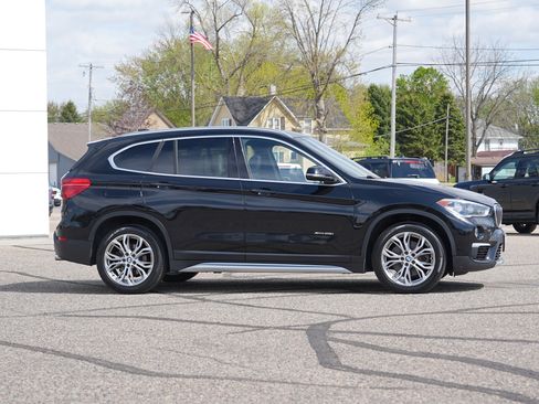Used 2018 BMW X1 xDrive28i AWD/4WD image 2
